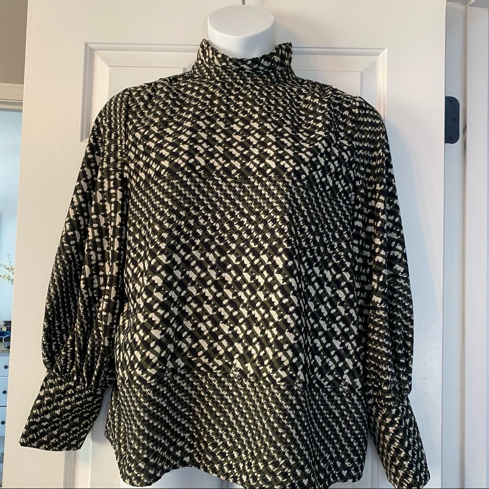 Who what wear blouse. Black, white and green. Size L.